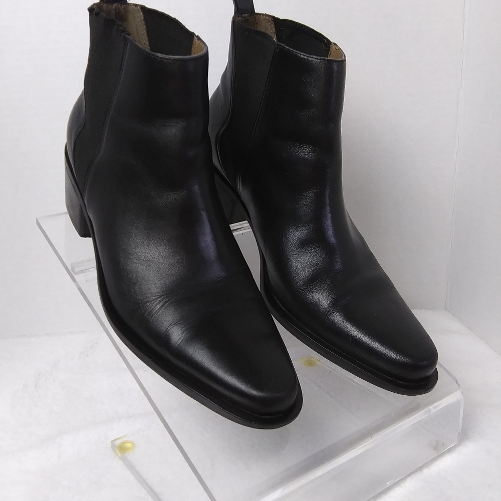 Nicole "Lake" black leather ankle boot